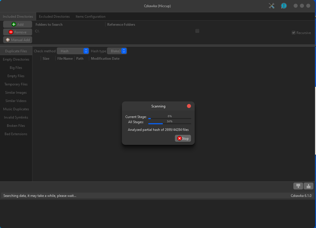Czkawka scanning for duplicate files in progress