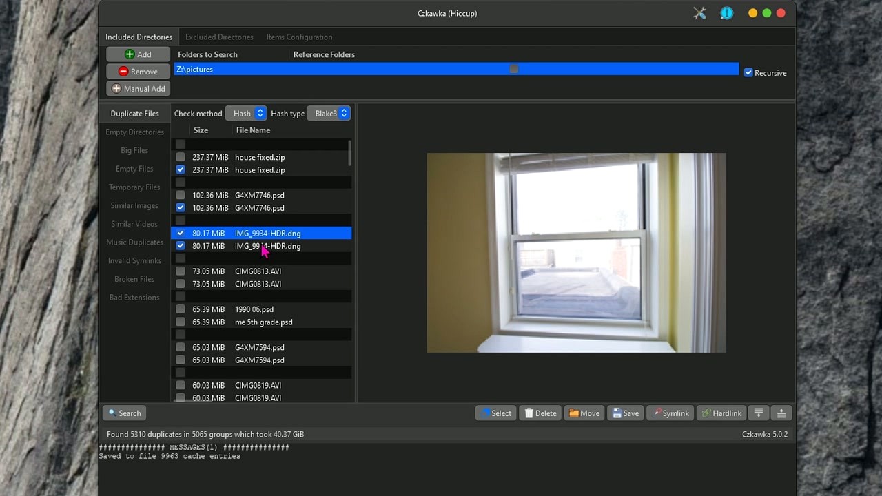Czkawka preview panel showing duplicate image comparison